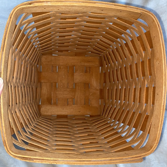 Longaberger Tall Waste Basket W/Liner. EUC Sz. 9.5” x 12.25” Tall. Signed, Dated - Picture 8 of 13